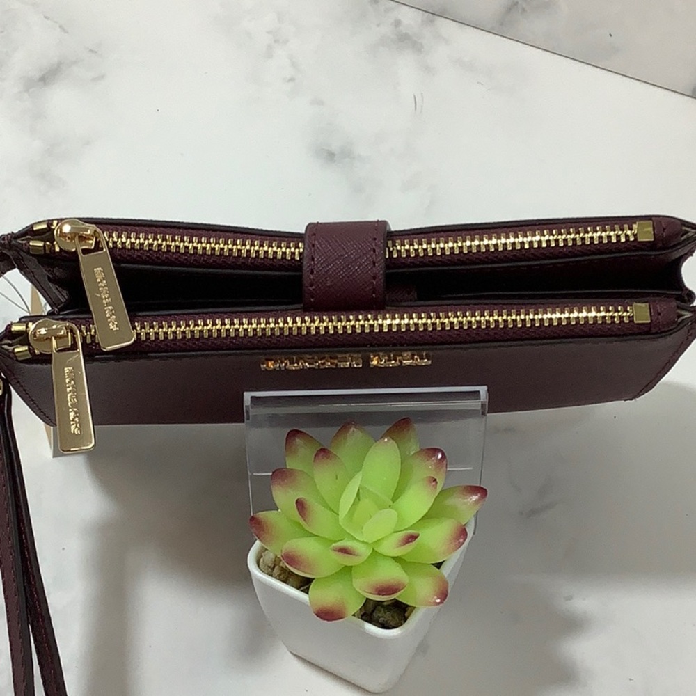 NWT-Michael Kors- Jet Set Wallet - Picture 3 of 5